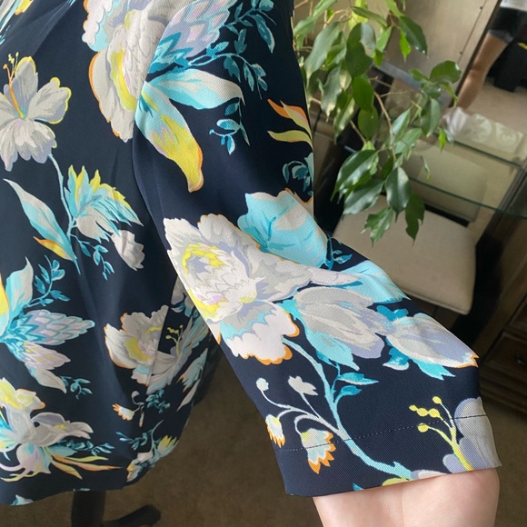 Ann Taylor Floral Print Women's Two Piece Set - Picture 3 of 9